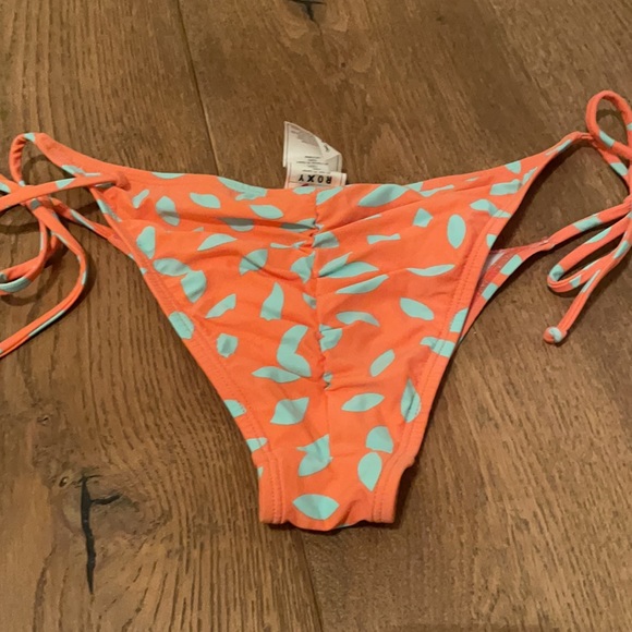 DVF x Roxy Scrunch bum tie bikini bottoms - Picture 4 of 5